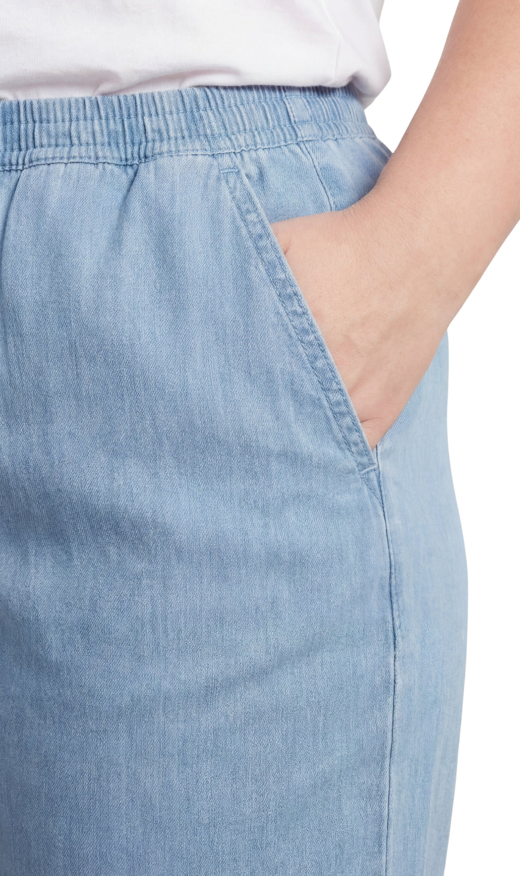Women's Easy Pull-On Bermuda Shorts in Denim and Twill
